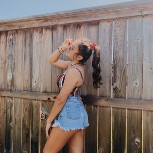 Meet your Posher, Ambar